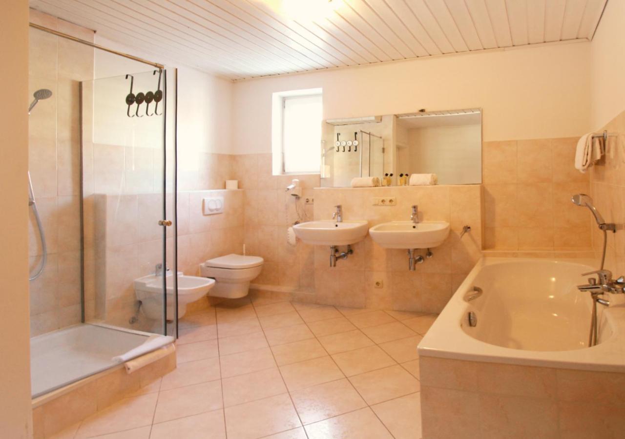 Guest house Haus Am Bach - Gemuetliche Pension Allershausen