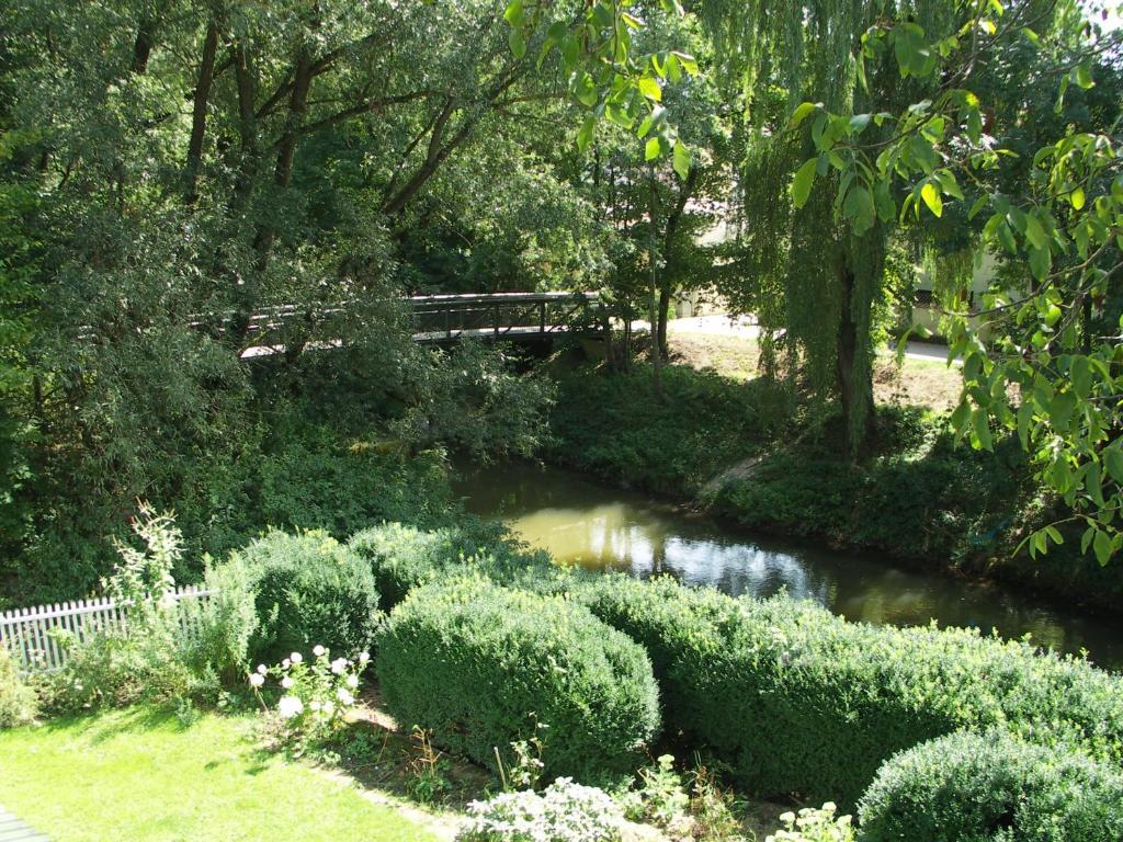 Haus Am Bach - Gemuetliche Pension Guest house 2*